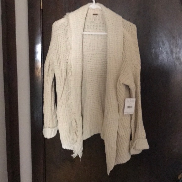 Ivory free people sweater!!! - Picture 1 of 4